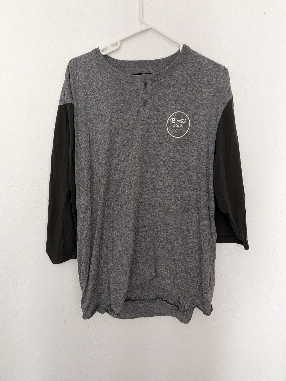 Brixton Men's Gray & Green 3/4 Sleeves Henley Baseball Shirt XL Pre Owned